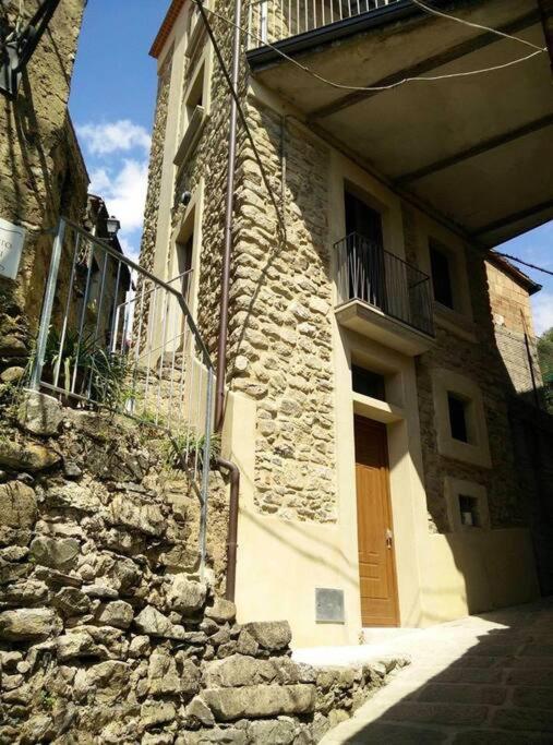הוילה Futani Casa Torre Con Terrazza Panoramica מראה חיצוני תמונה